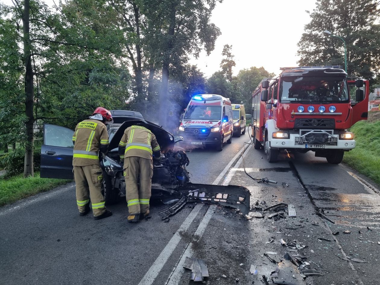 Złotoryja: Czołówka na prostej drodze