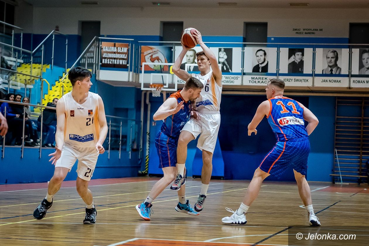 II liga koszykarzy: Wyjazdowa porażka Sudetów