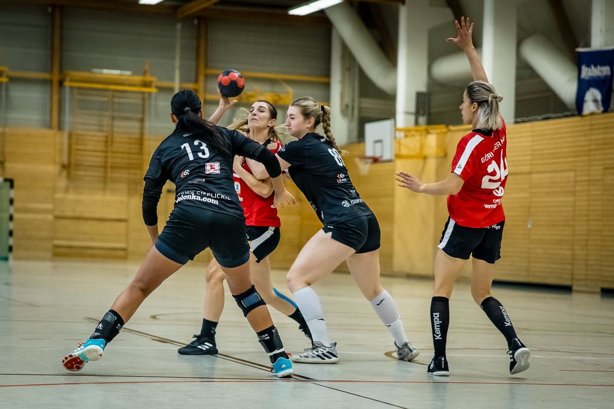 I liga piłkarek ręcznych: Czekamy na pierwsze punkty [WYNIKI/TABELA]