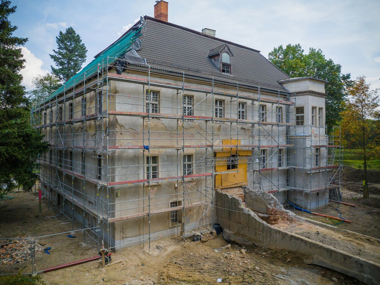 Bukowiec: W pałacu remont trwa