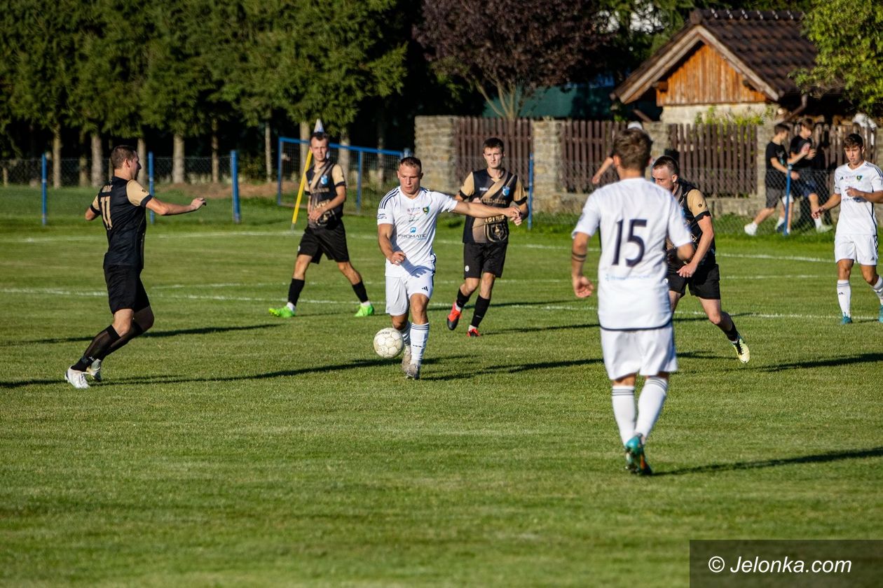 III liga: Karkonosze grają u siebie