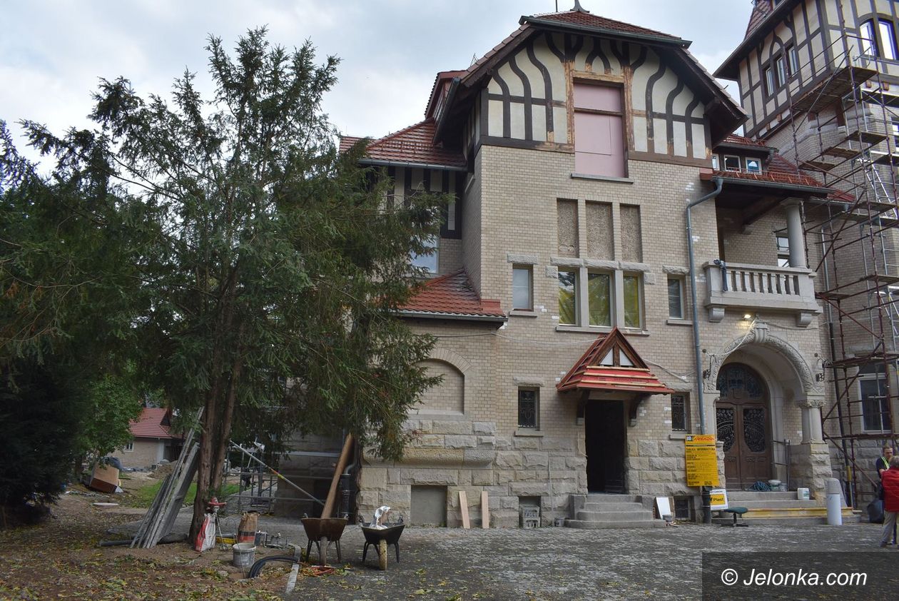 Jelenia Góra: Remont Zameczku na ostatniej prostej