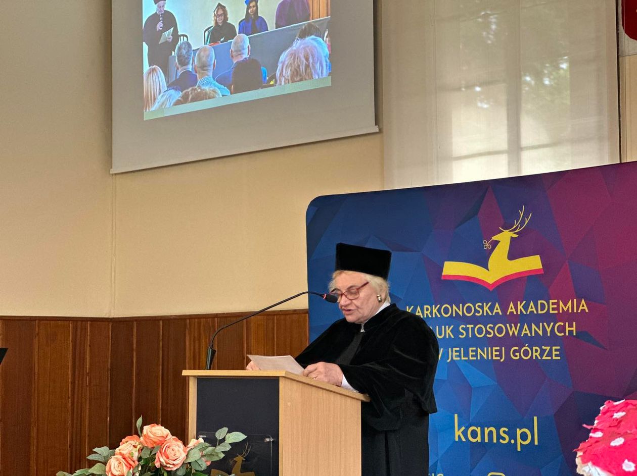 Jelenia Góra: Inauguracja roku na uniwersytecie seniorów