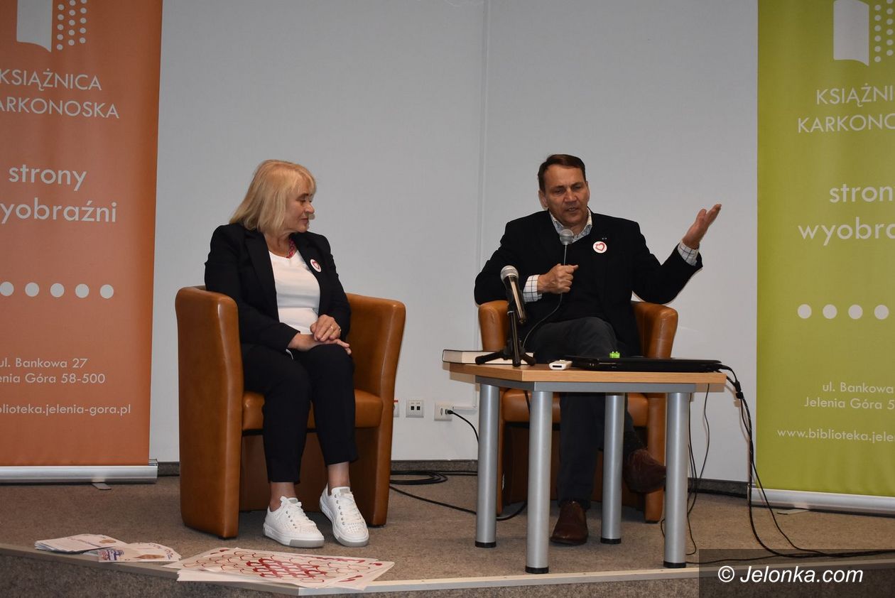 Jelenia Góra: Radosław Sikorski w Książnicy Karkonoskiej