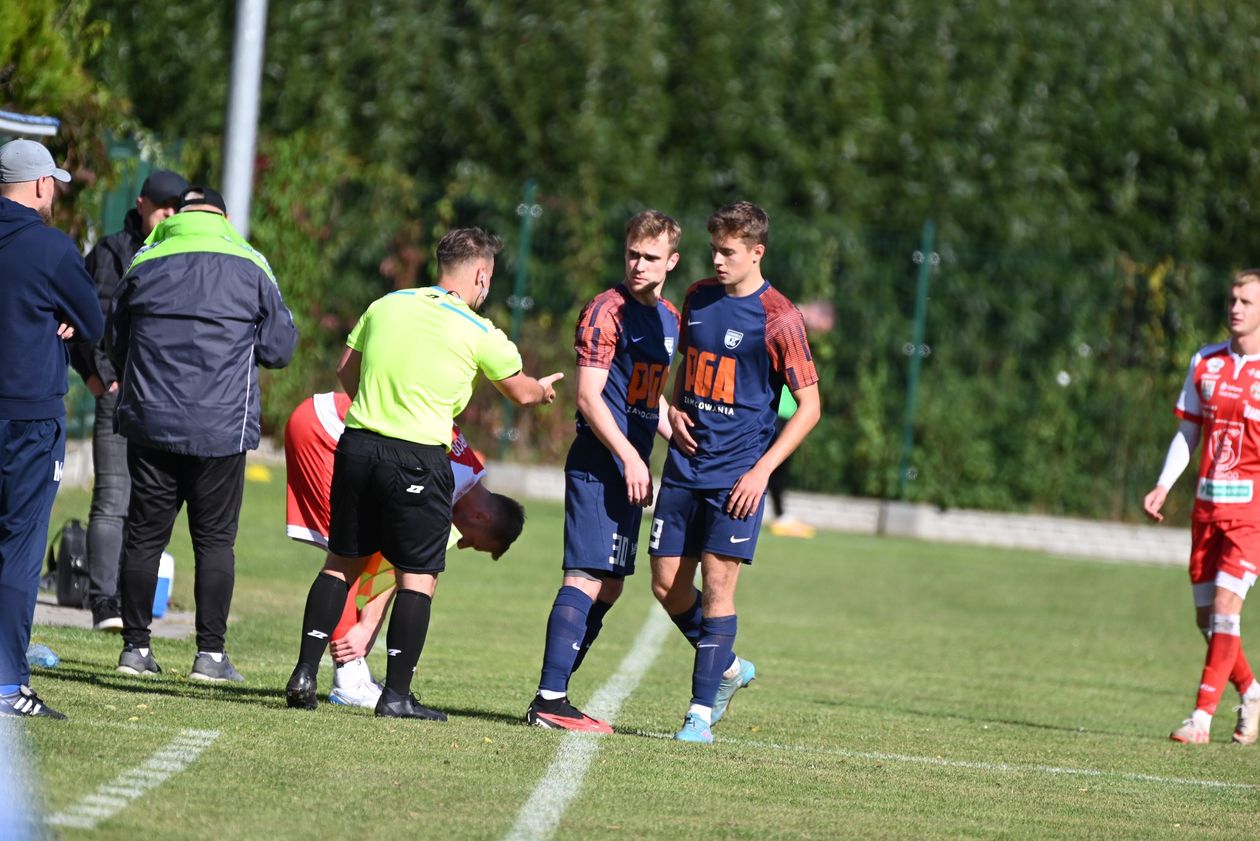 IV liga: Pojedynek sąsiadów z ligowej tabeli
