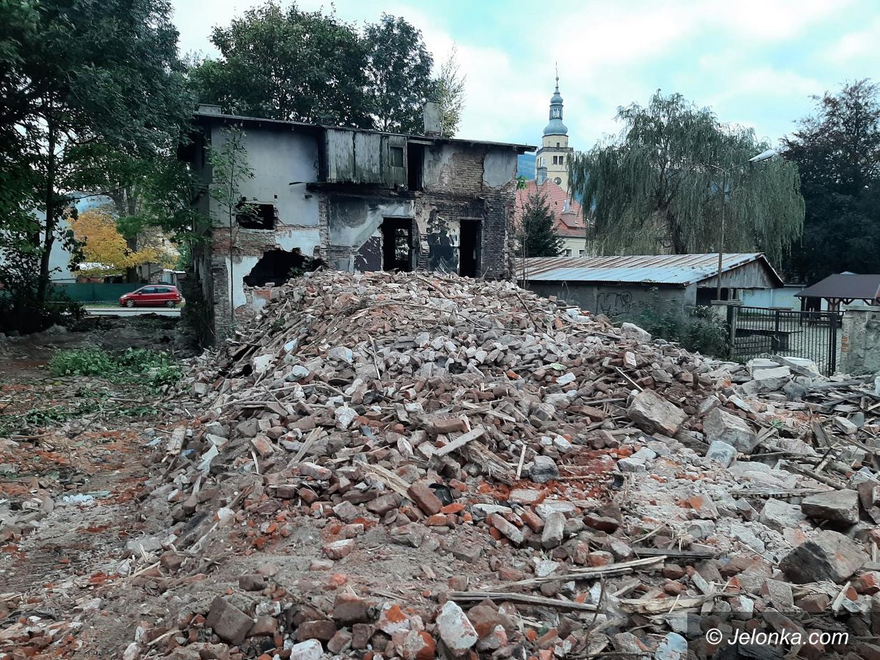 Kowary: Wreszcie rudera zniknęła