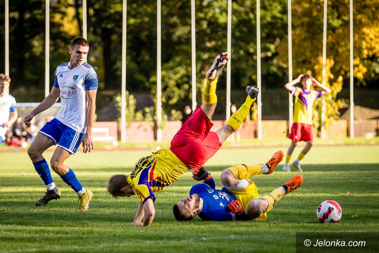klasa A: Rezerwy rozbijają lidera!