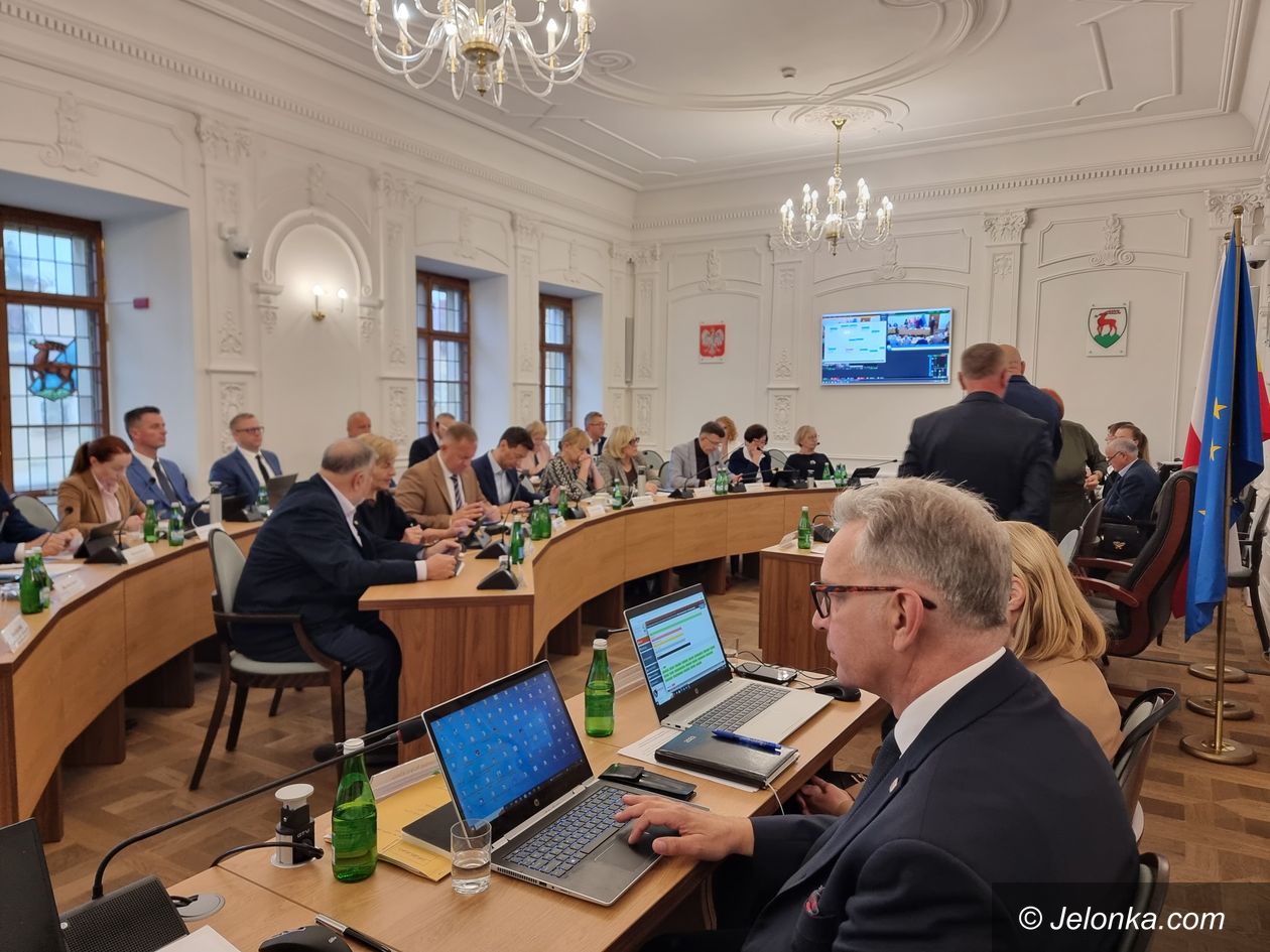 Jelenia Góra: W ratuszu o skwerach