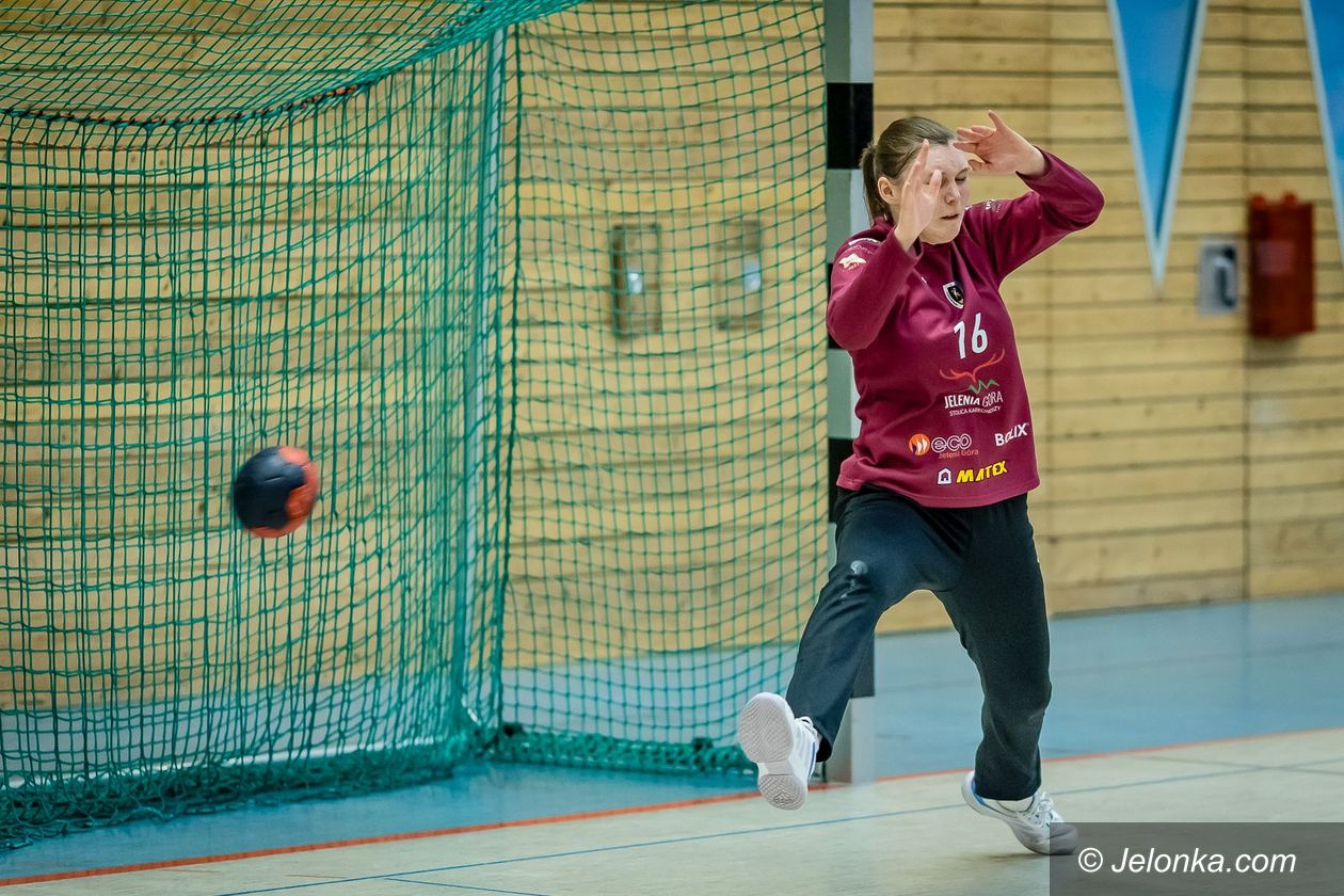 Liga Centralna piłkarek ręcznych: Przyjeżdża wicelider
