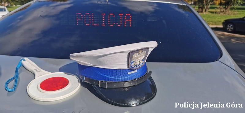 Jelenia Góra: Mandaty za pasy i telefon