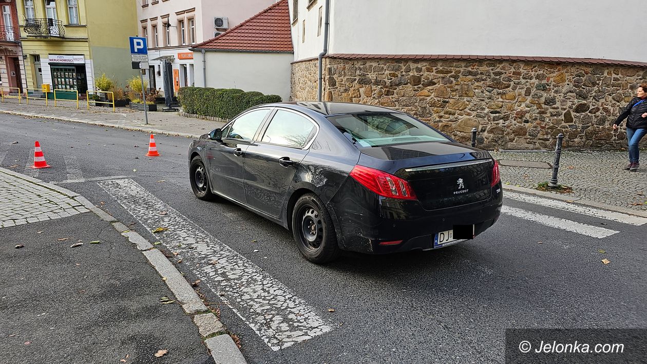 Jelenia Góra: Potrącona na przejściu