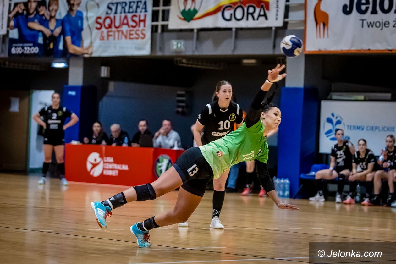 Liga Centralna piłkarek ręcznych: Nie poszły za ciosem [WYNIKI/TABELA]