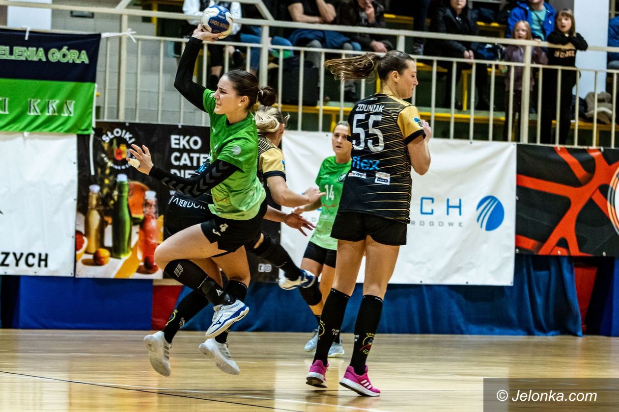 Liga Centralna piłkarek ręcznych: Znajdują się na zwycięskim szlaku [WYNIKI/TABELA]