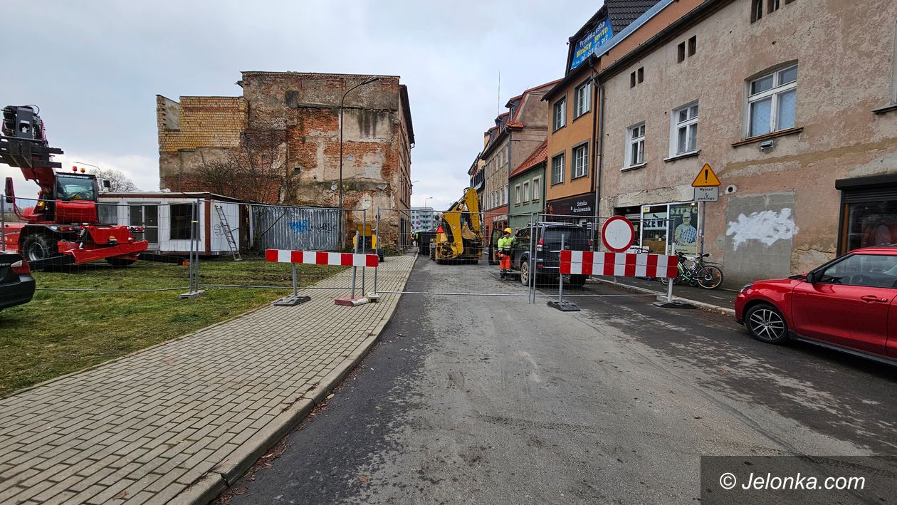 Jelenia Góra: Rozbierają starą piekarnię