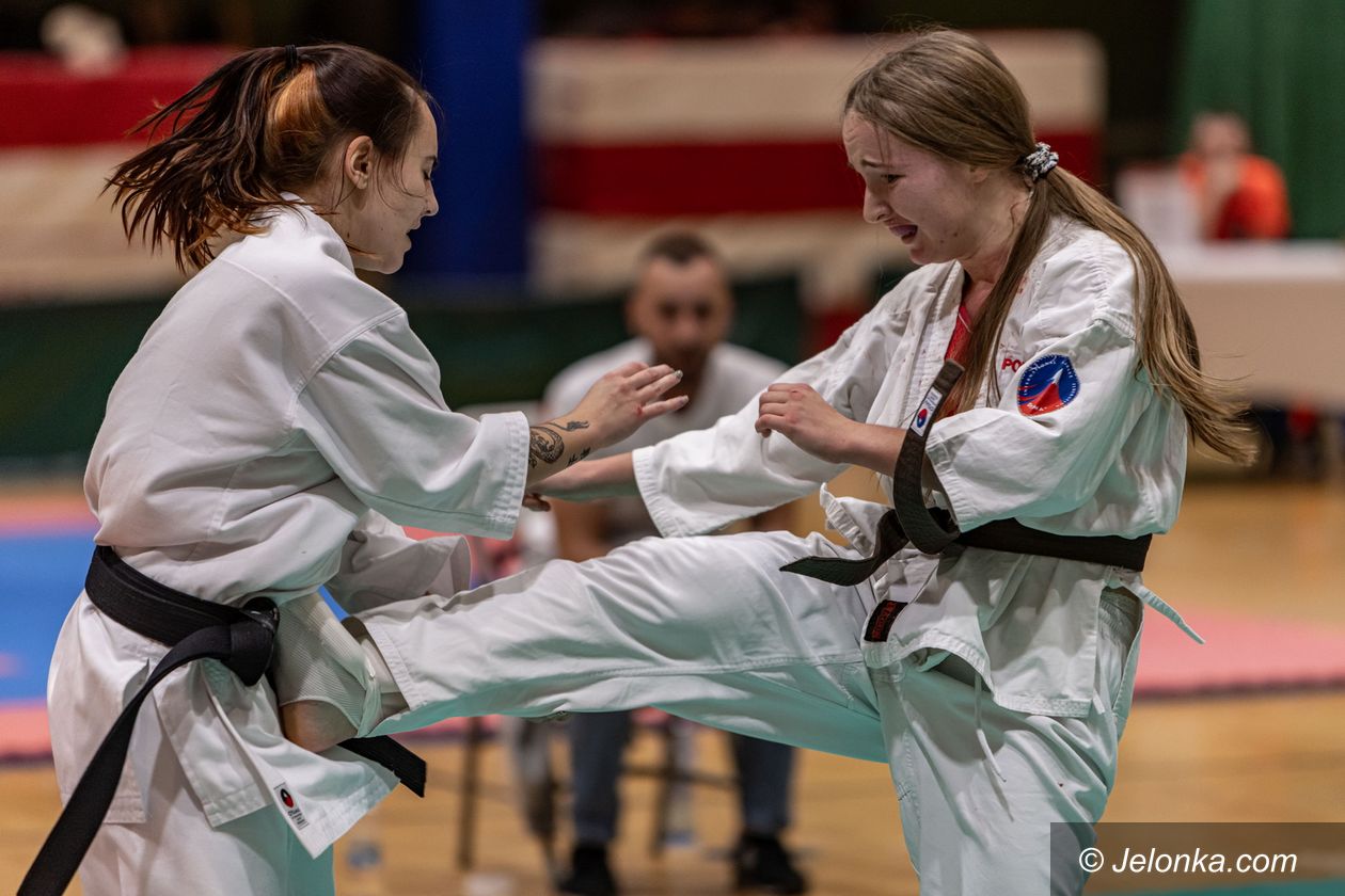Jelenia Góra: Aż krew z nosa kapie