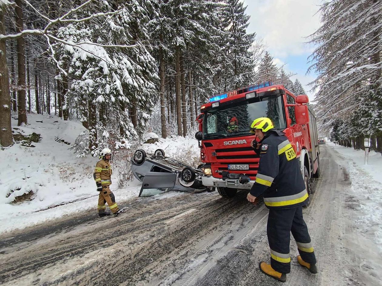 Dolny Śląsk: Dachowanie na zakręcie
