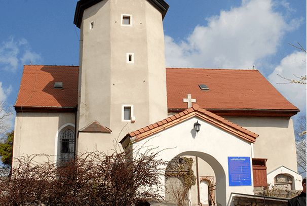 Powiat: Zbiją i odnowią tynki