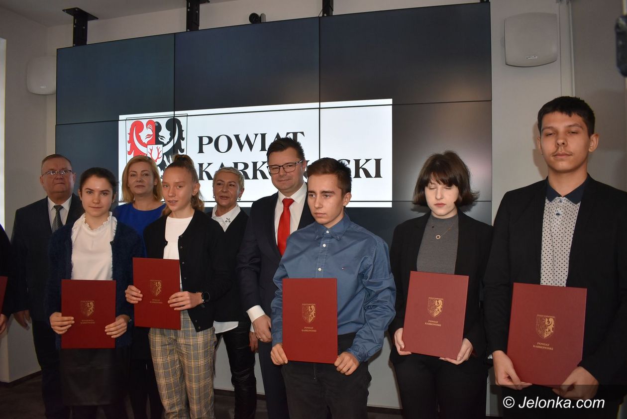 Powiat: Stydendia dla najlepszych