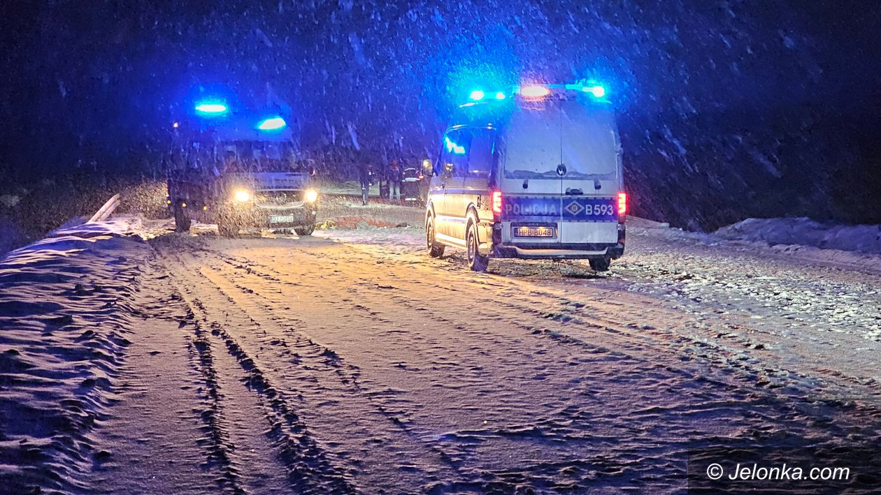Jelenia Góra: Wypadł z auta, którym kierowała pijana kobieta