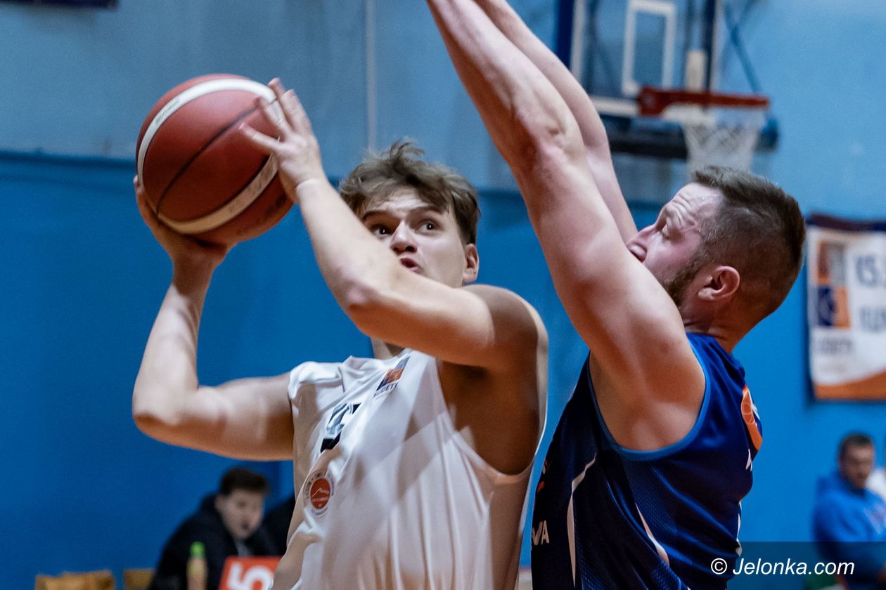 III liga koszykarzy: Rywale przekroczyli setkę