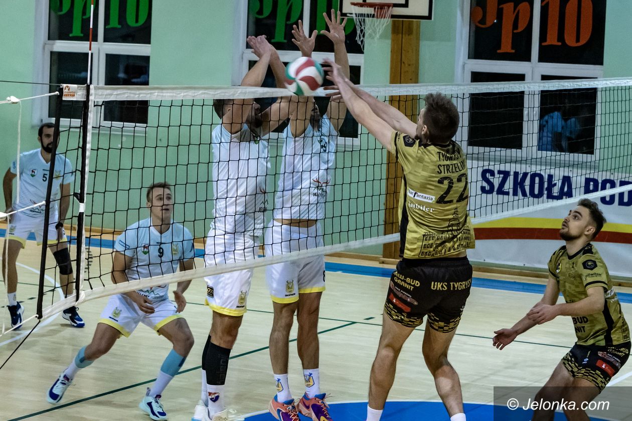 III liga siatkarzy: Obronili pozycję wicelidera!