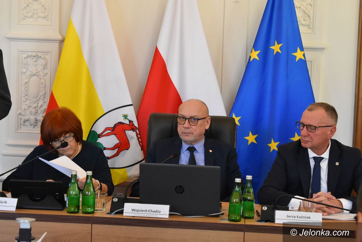 Jelenia Góra: Krótka sesja w ratuszu