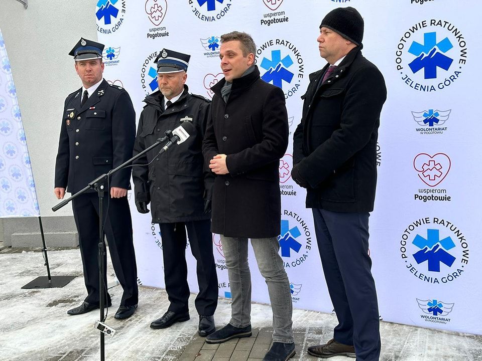 Leśna: Nowa podstacja pogotowia