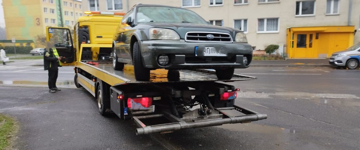 Jelenia Góra: Kolejne wraki odholowane