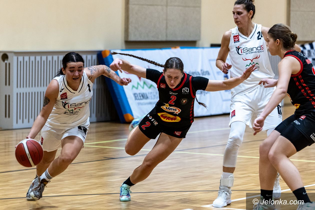 I liga koszykarek: "Czerwona latarnia" wciąż w Jeleniej Górze!