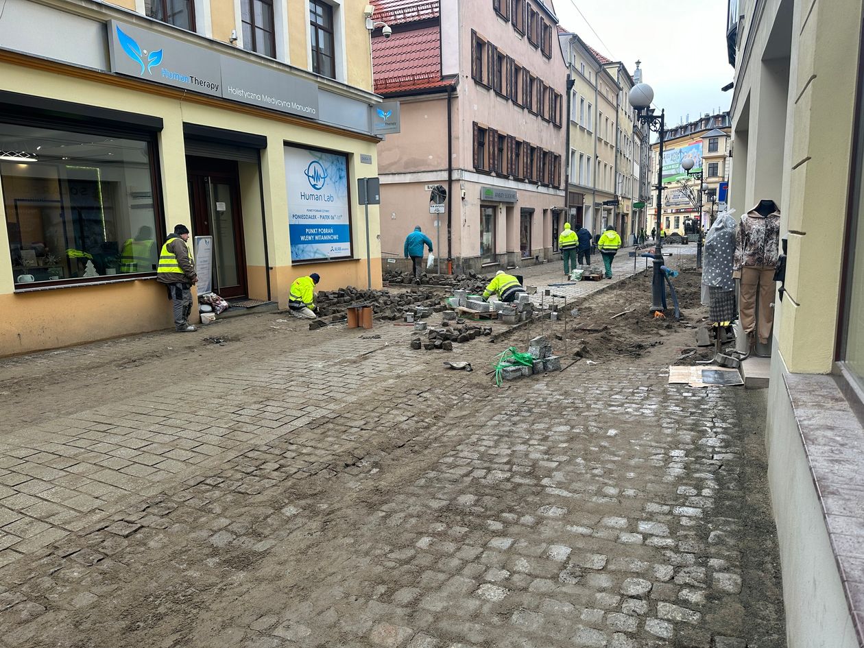 Jelenia Góra: Brukują Długą