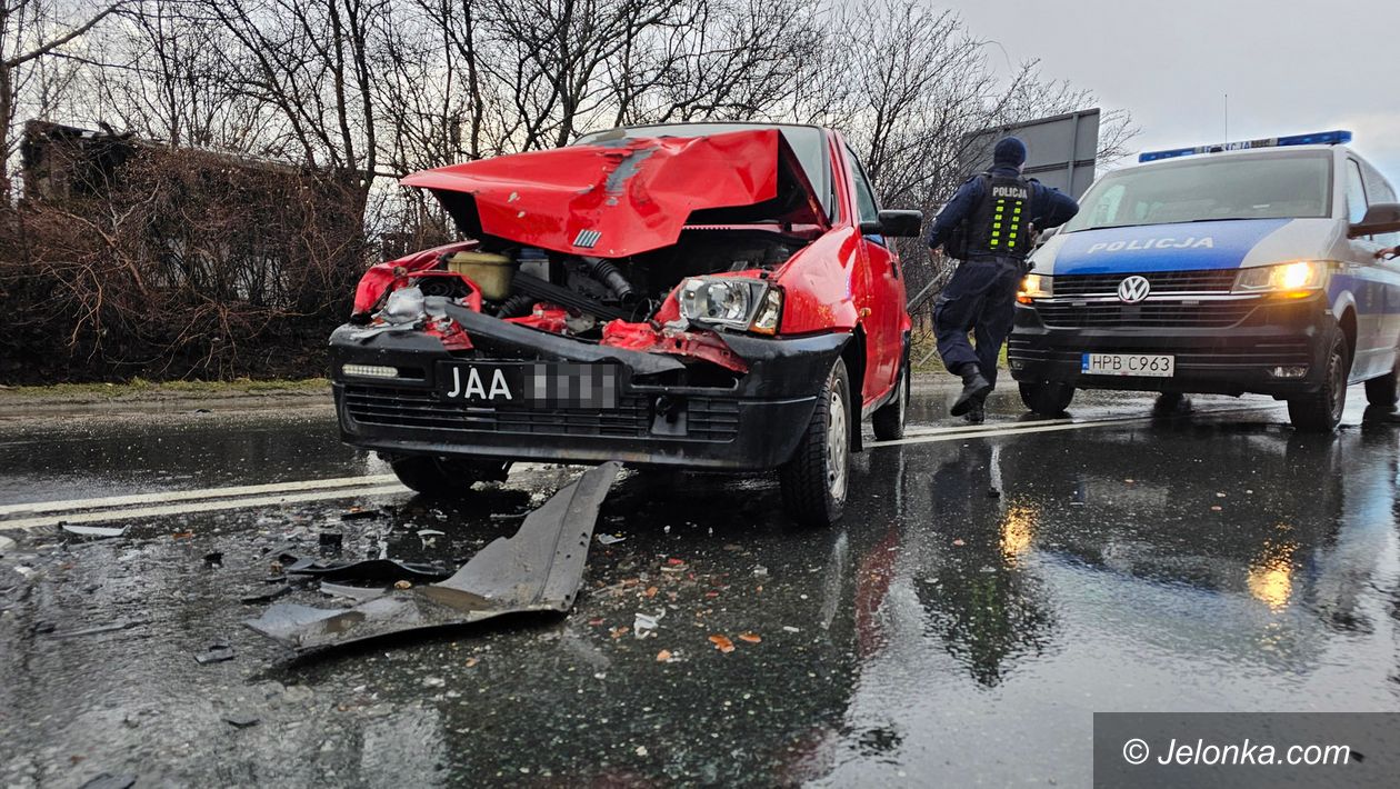Jelenia Góra: Czołówka na Sudeckiej