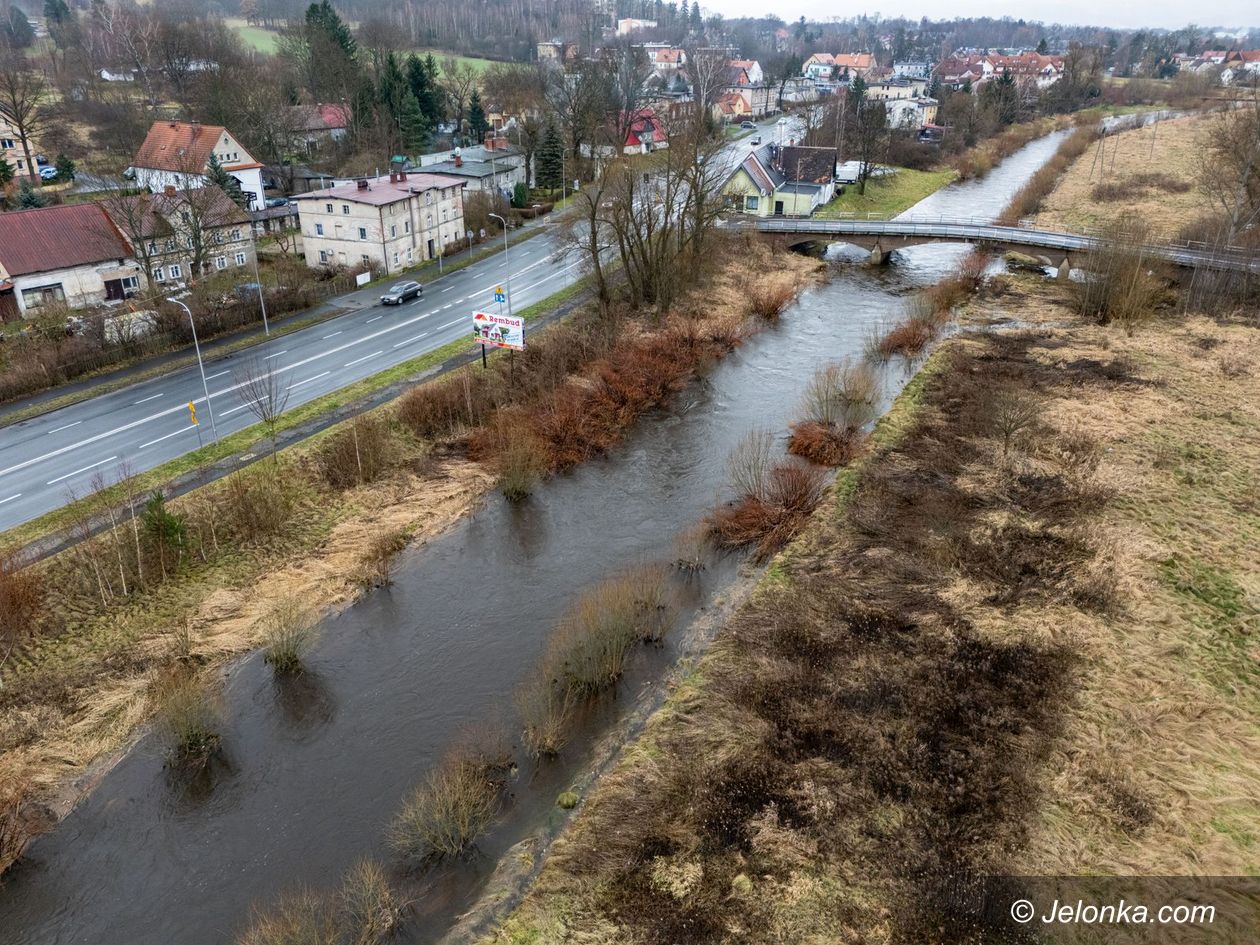 Cieplice: Cieplice: woda prawie wylewa – widok z lotu ptaka