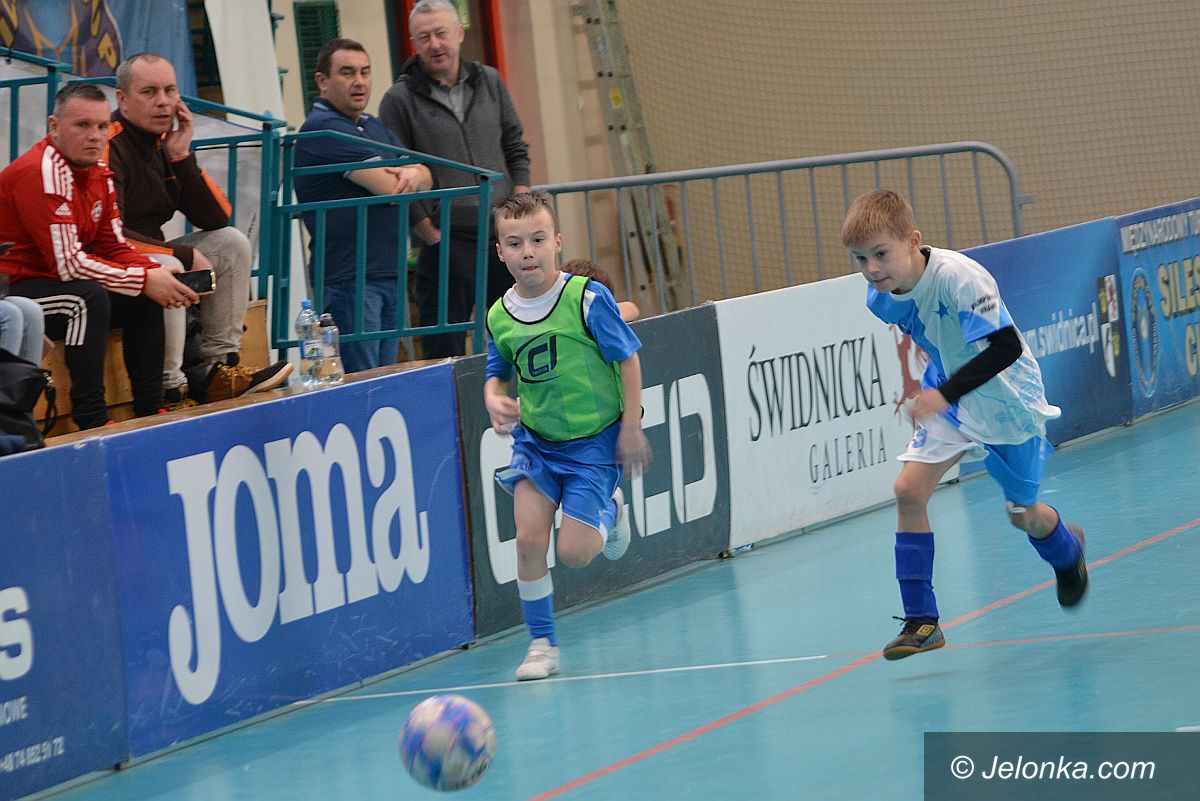 Świdnica: Jeleniogórzanie w środku stawki