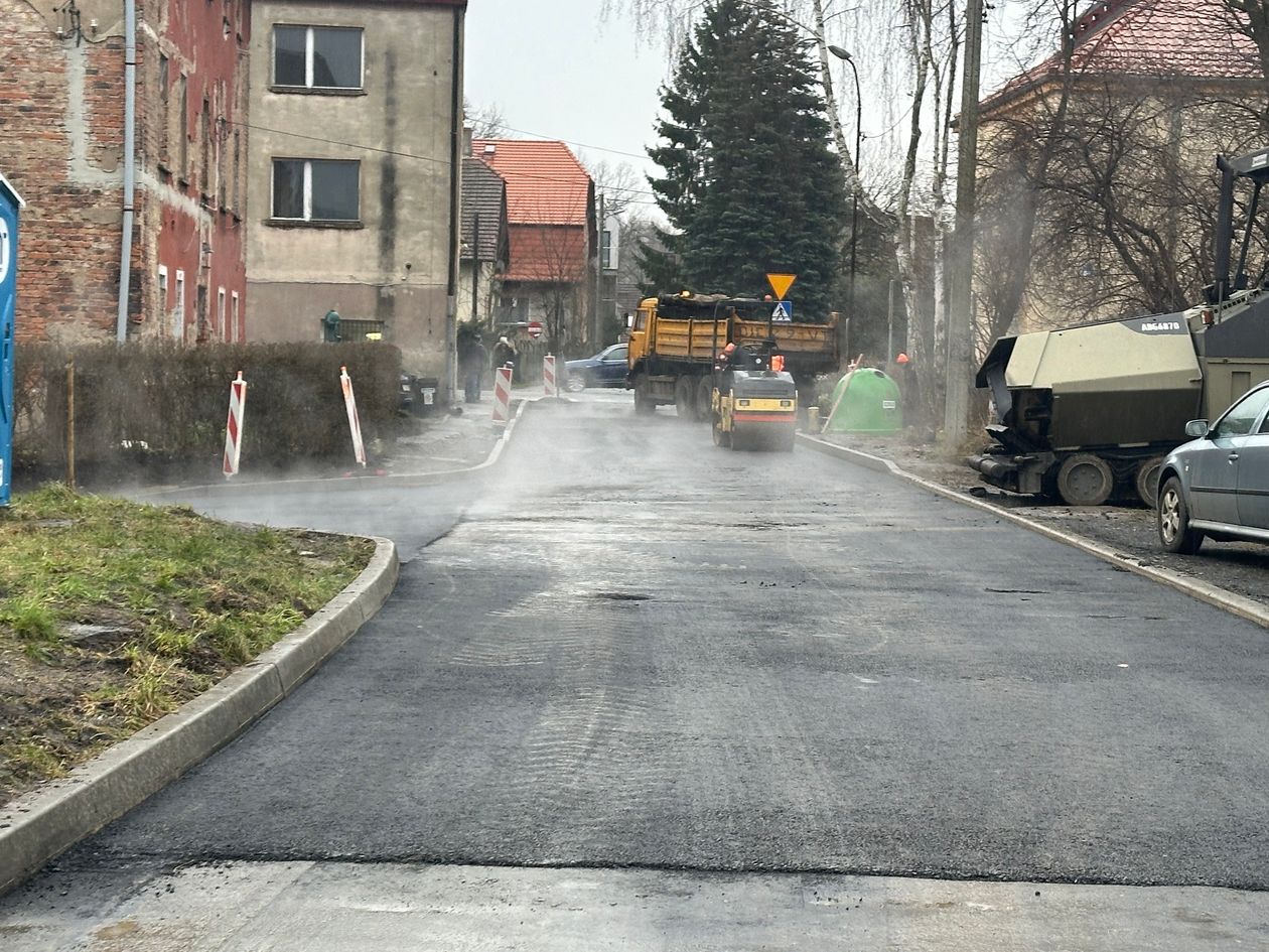 Jelenia Góra: Kładą "dywanik" na Panieńskiej
