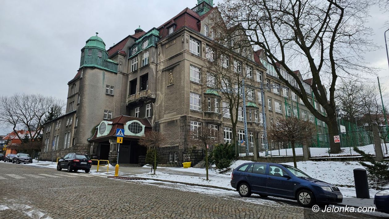 Jelenia Góra: Czytelniczka: Ziąb w „Żeromie”