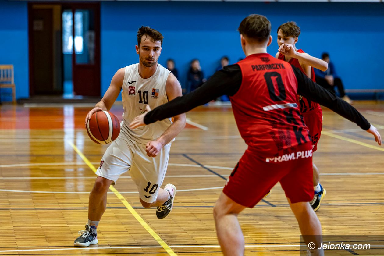 II liga koszykarzy: Jeleniogórska dominacja pod koszem