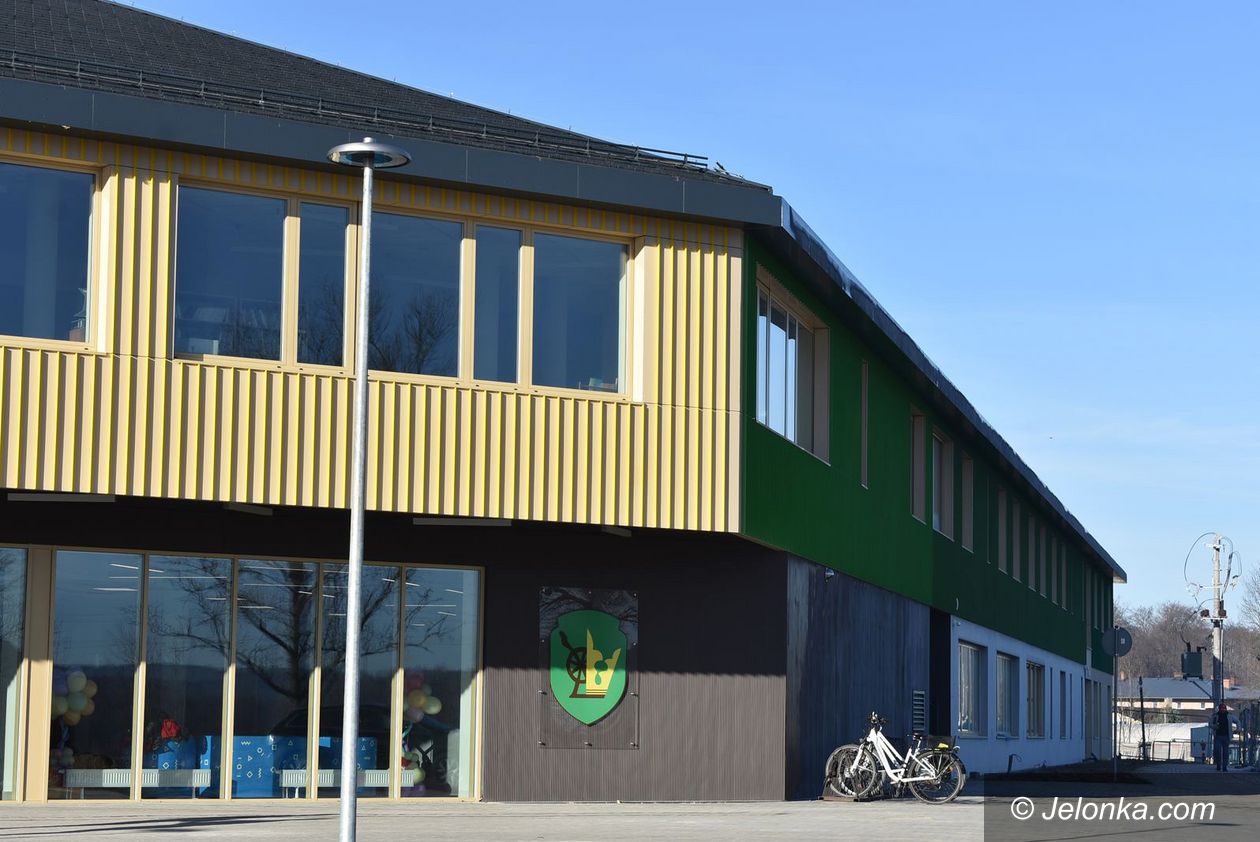 Mysłakowice: Przetarg na kompleks sportowy przy szkole