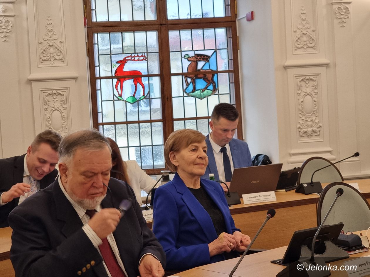 Jelenia Góra: Jeleniogórscy radni debatują nad ważnymi sprawami