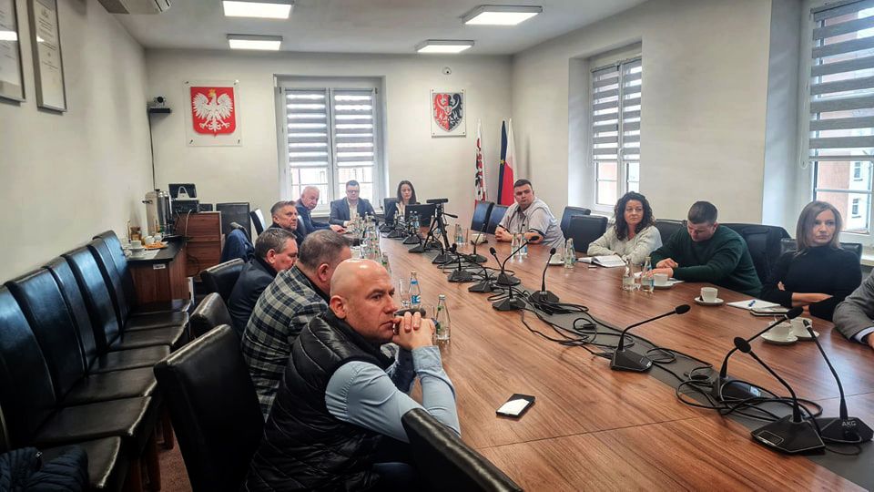 Powiat: Wideokonferencja z wojewodą