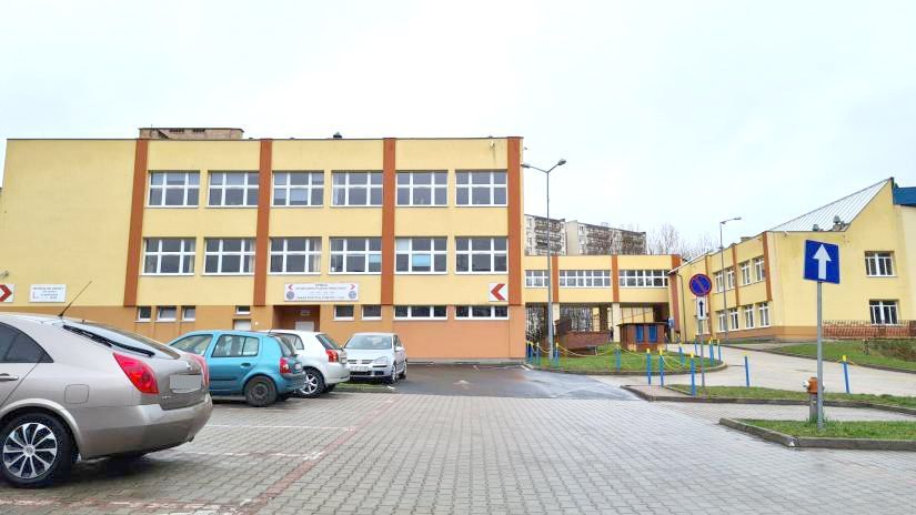 Jelenia Góra: Czy boisko przyszkolne boisko doczeka się remontu?