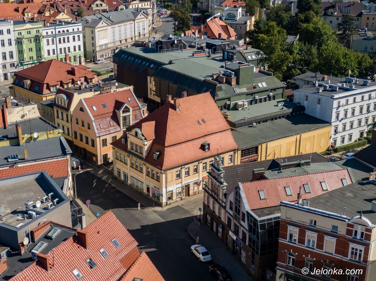 Jelenia Góra: Zamkną drogę przy Filharmonii