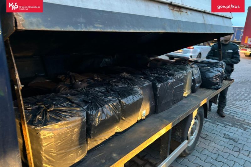 Dolny Śląsk: Papierosy ukrył w skrytce