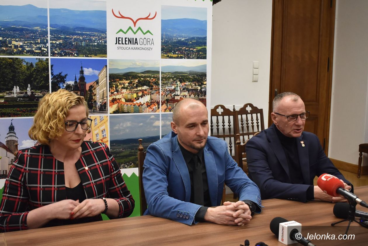 Jelenia Góra: Z oświaty do Książnicy Karkonoskiej