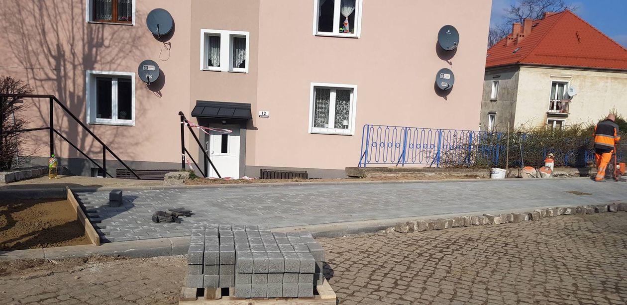 Kowary: Kowary: Trwa remont chodników