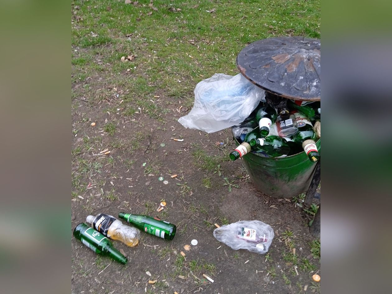 Jelenia Góra: Ławki przy Karłowicza przekleństwem