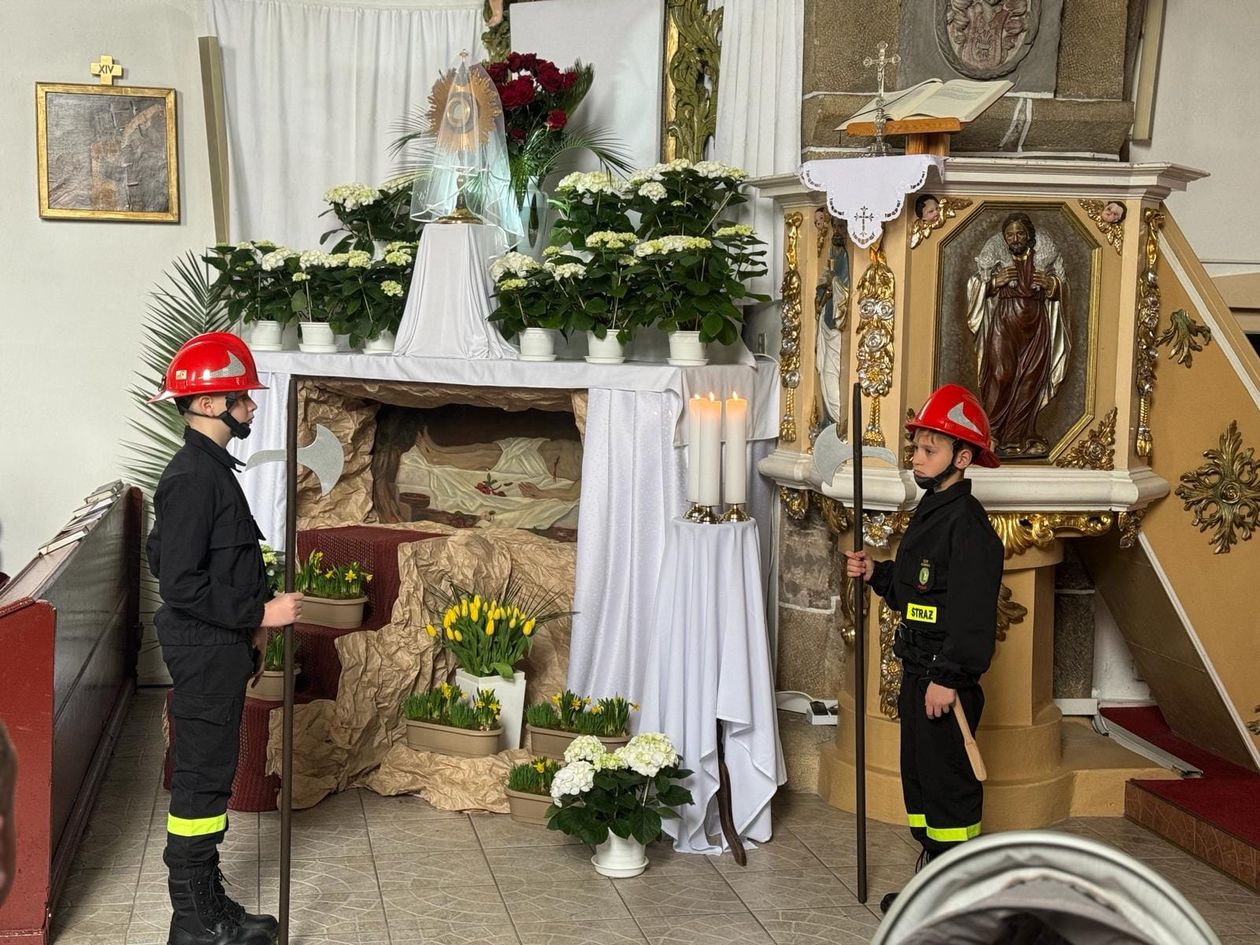 Powiat: Strażackie warty przy Bożych Grobach