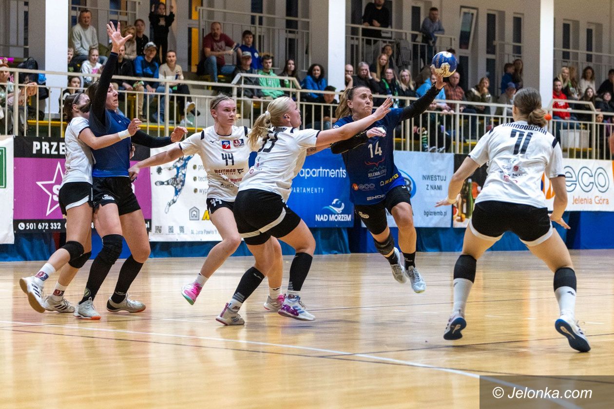 Liga Centralna: Wesoła piłka ręczna w pierwszej odsłonie gry