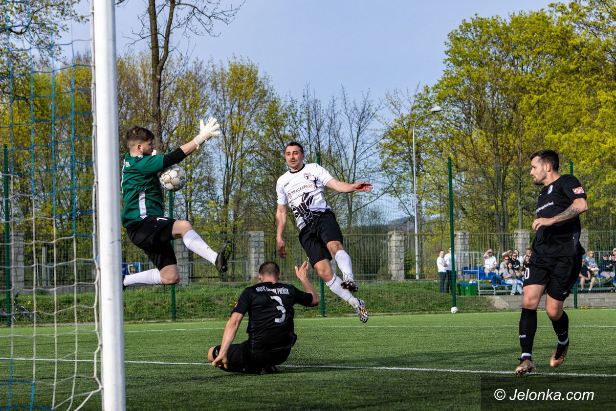 Liga okręgowa: Remis w hicie kolejki [WYNIKI/TABELA]