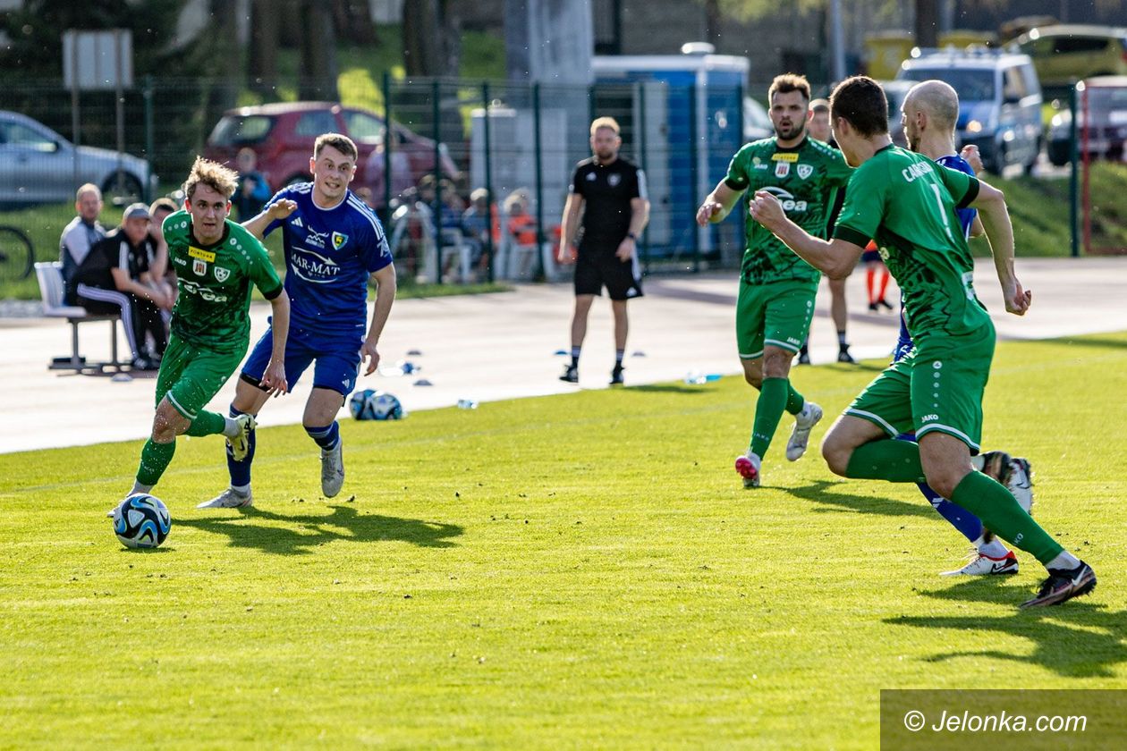 III liga: Coraz mniej komfortowo [WYNIKI/STRZELCY/TABELA]