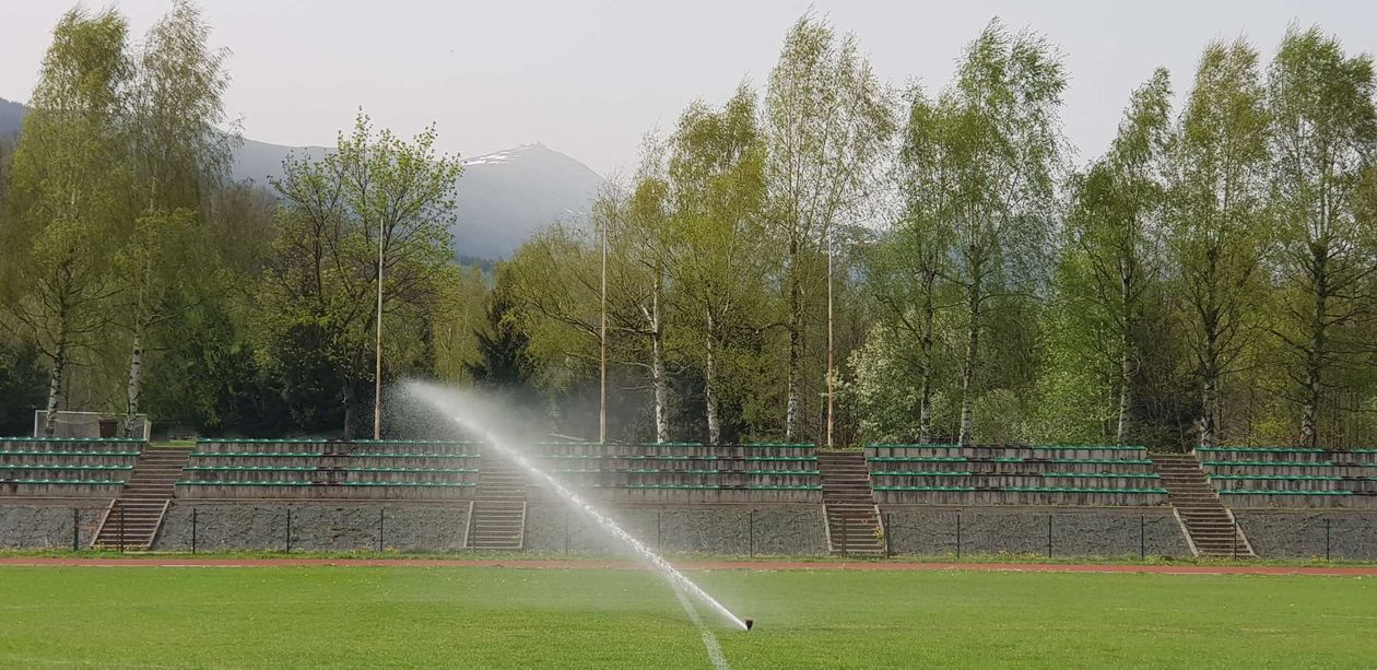 Kowary: Nowy system nawodnienia na stadionie